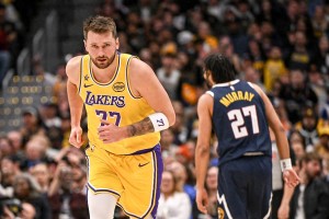 开云体育官方网-又轰38+13+10助，超约基奇升历史第二！有你之后湖人不再惧怕掘金