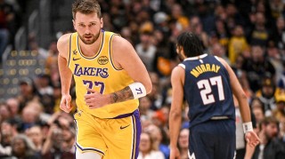 开云体育官方网-又轰38+13+10助，超约基奇升历史第二！有你之后湖人不再惧怕掘金