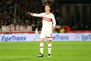 记者：若恰尔汗奥卢离队，斯图加特23岁中场斯蒂勒是国米优先目标